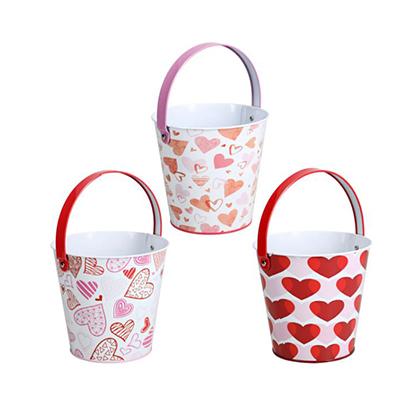 Cute Dollar Store Valentine's Day Decorations and Gifts