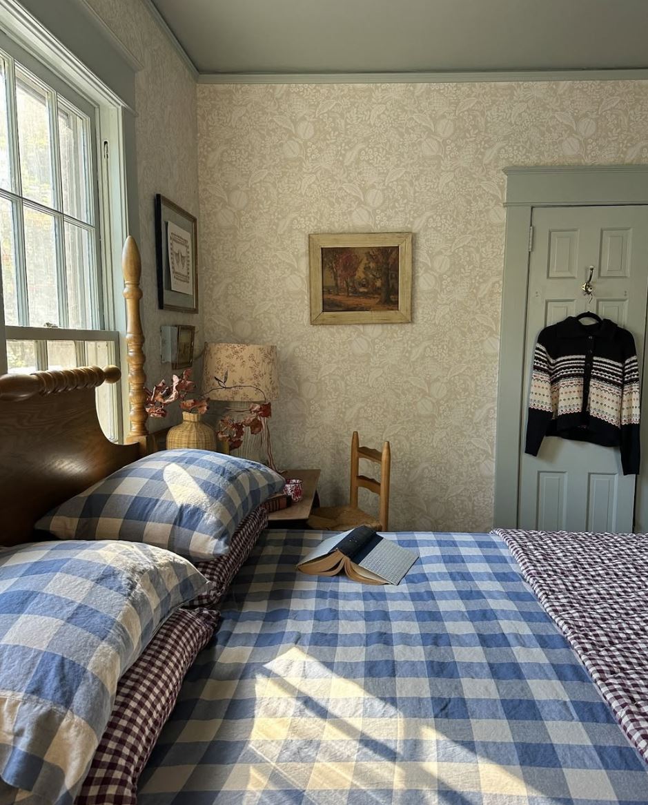 Cozy Cottagecore Bedroom